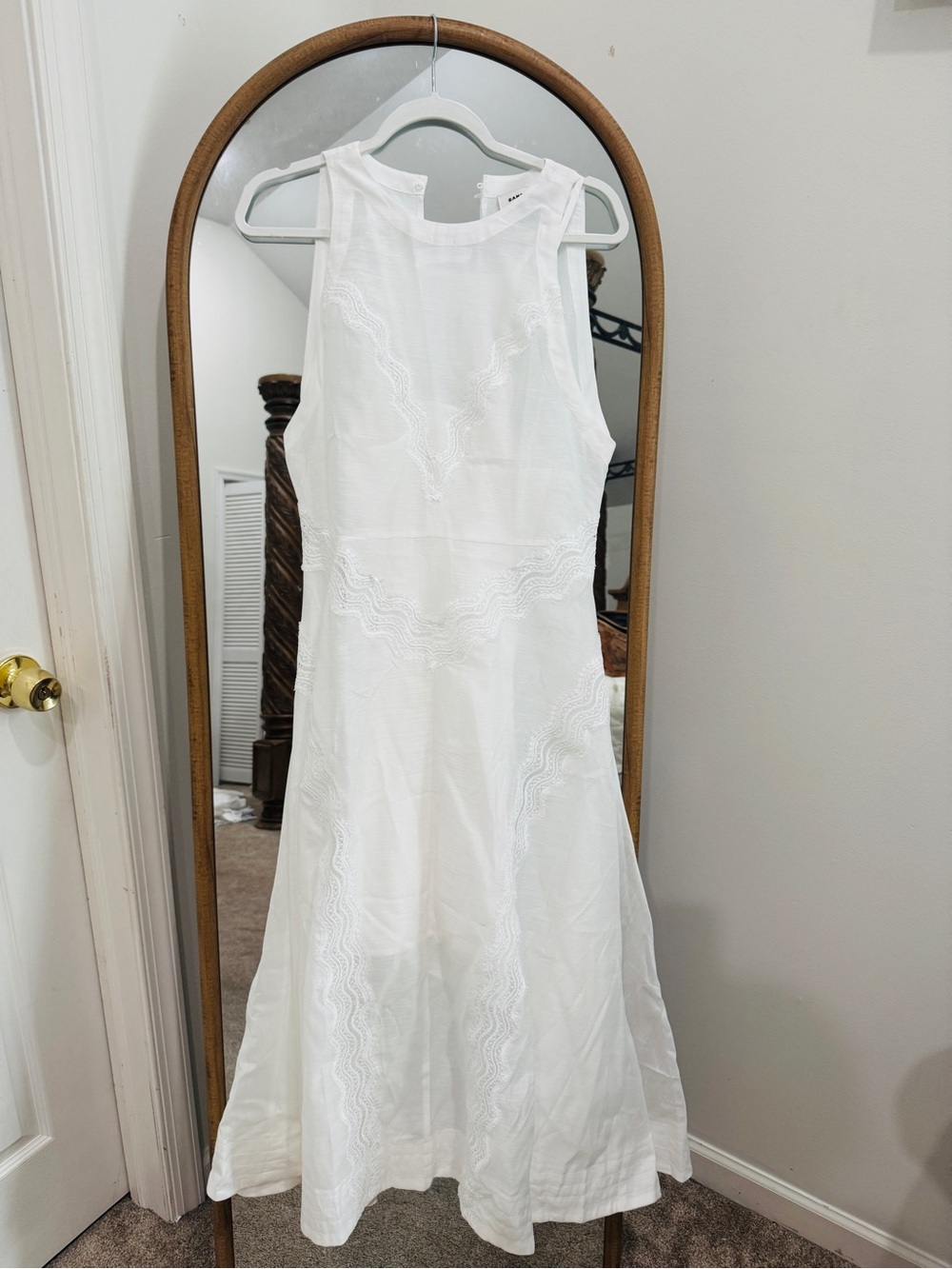 Sandro White Sleeveless Linen Dress with Lace Detail - Picture 3 of 7